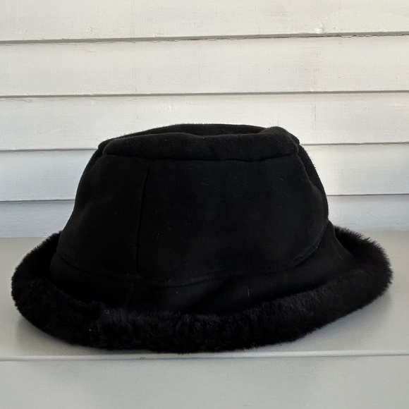 Surell Black Shearling Bucket Hat - Picture 1 of 6